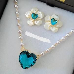 Meet your Posher, Isa joyas